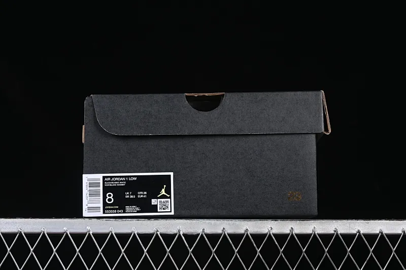 All categories Air Jordan Jordan series basketball shoes Air Jordan 1 Low G version pure original Air Jordan 1 Low AJ1 Joe 1 black and white low-top retro basketball shoes 553558-043